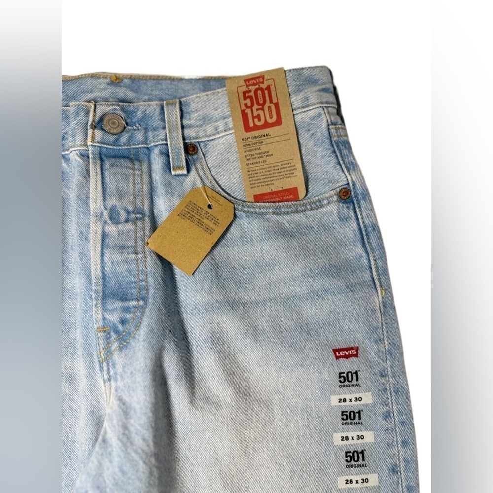 LEVI’S Women’s 501 Original-Fit Straight Leg She’s Crafty Jeans - Picture 3 of 4